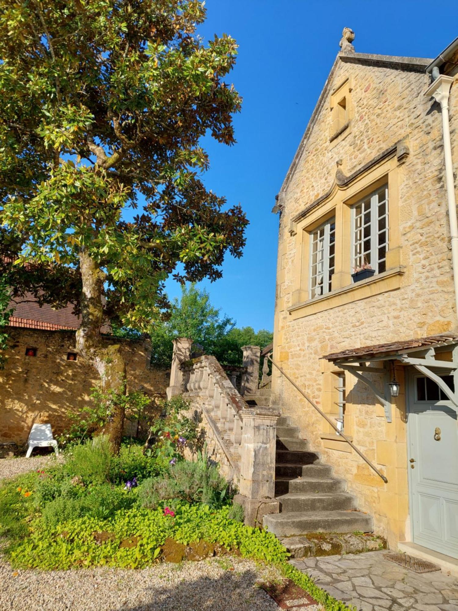 Rue Du Chateau Lalinde Экстерьер фото